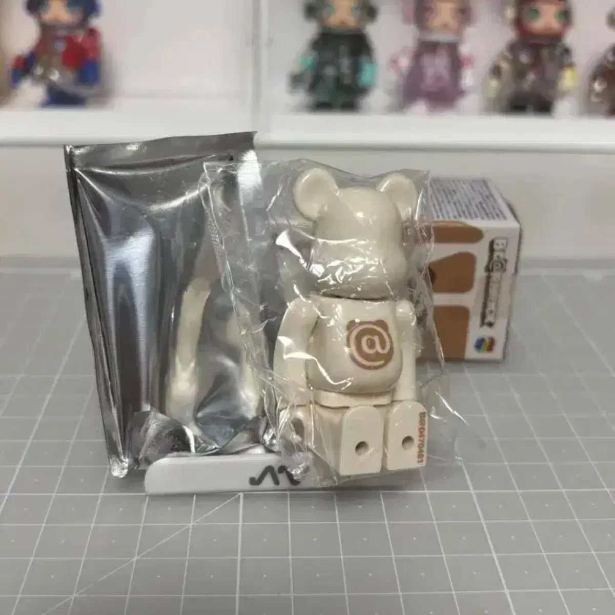 BE@RBRICK(ベアブリック) 100% 43탄 ケアベア セット